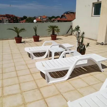 Ruskovi ゲストハウス ラヴダ